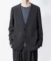 【 ATTACHMENT / EXCLUSIVE ITEM 】PE STRETCH DOUBLE CLOTH COLLARLESS JKT - D.GRAY