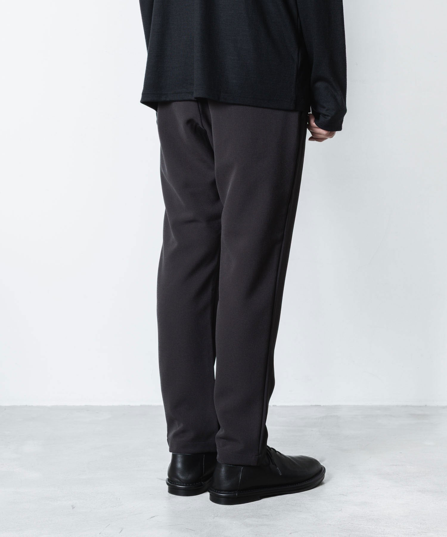 ATTACHMENT アタッチメントのPE STRETCH DOUBLE CLOTH REGULAR FIT EASY TROUSERS - D.GRAYの公式通販サイトsession福岡セレクトショップ