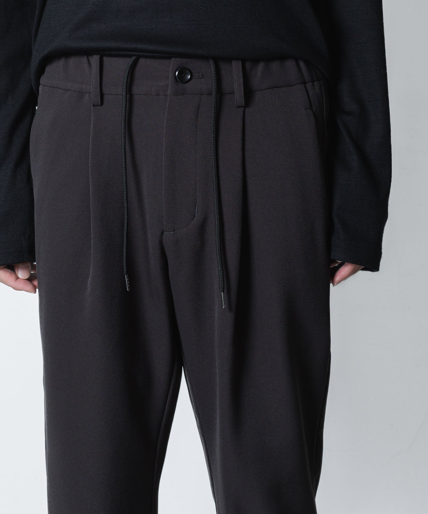 ATTACHMENT アタッチメントのPE STRETCH DOUBLE CLOTH REGULAR FIT EASY TROUSERS - D.GRAYの公式通販サイトsession福岡セレクトショップ