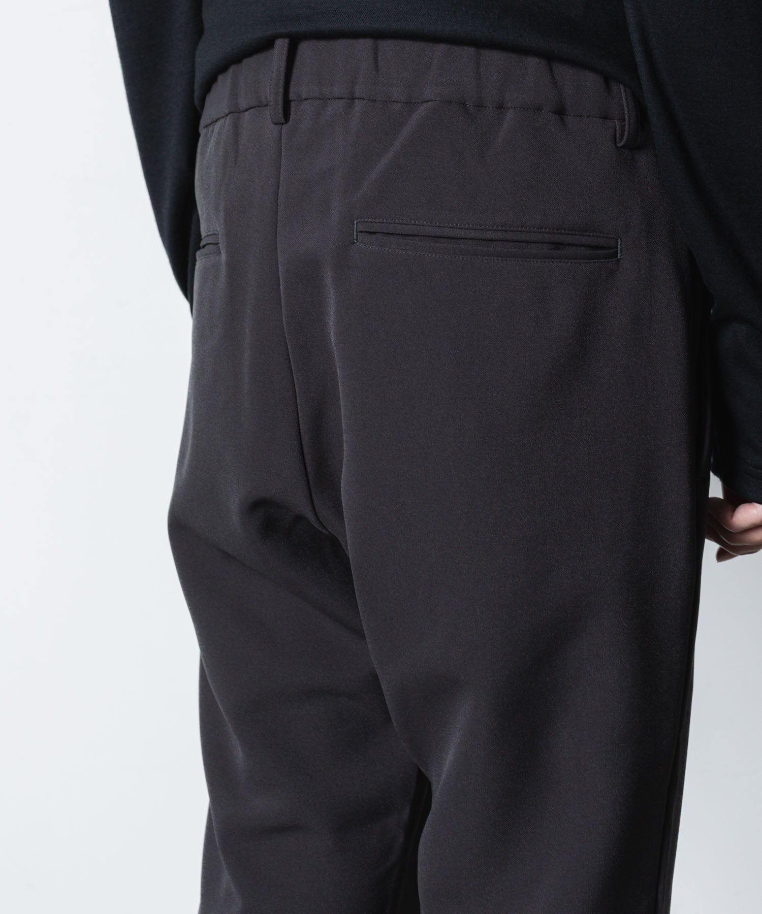 ATTACHMENT アタッチメントのPE STRETCH DOUBLE CLOTH REGULAR FIT EASY TROUSERS - D.GRAYの公式通販サイトsession福岡セレクトショップ