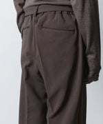 画像をギャラリービューアに読み込む, ATTACHMENT アタッチメントのPE STRETCH DOUBLE CLOTH BELTED STRAIGHT TROUSERS - D.KH GRAYの公式通販サイトsession福岡セレクトショップ
