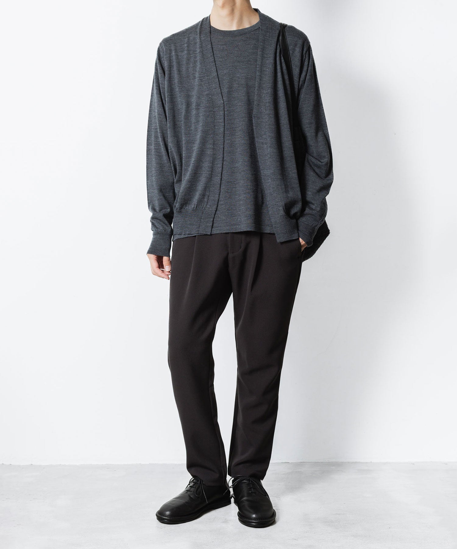 ATTACHMENT アタッチメントのPE STRETCH DOUBLE CLOTH REGULAR FIT EASY TROUSERS - D.GRAYの公式通販サイトsession福岡セレクトショップ
