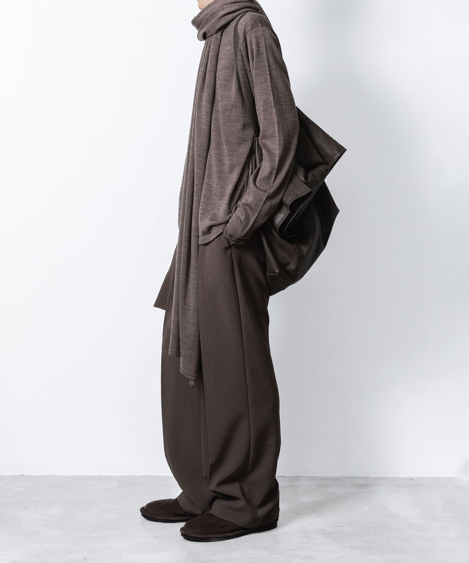ATTACHMENT アタッチメントのPE STRETCH DOUBLE CLOTH BELTED STRAIGHT TROUSERS - D.KH GRAYの公式通販サイトsession福岡セレクトショップ