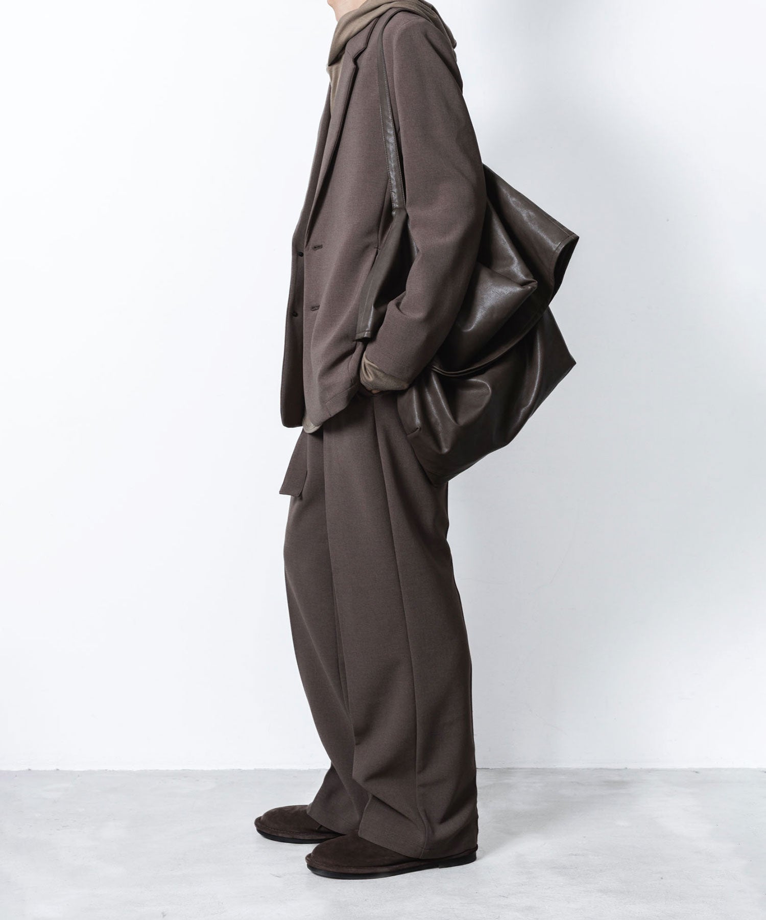 ATTACHMENT アタッチメントのPE STRETCH DOUBLE CLOTH BELTED STRAIGHT TROUSERS - D.KH GRAYの公式通販サイトsession福岡セレクトショップ