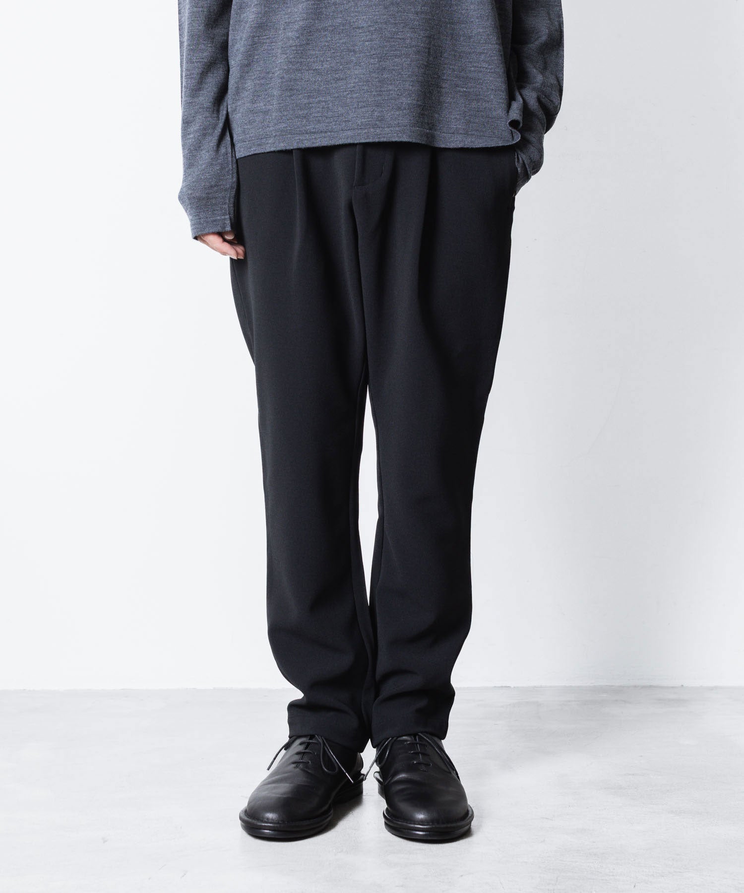 ATTACHMENT アタッチメントのPE STRETCH DOUBLE CLOTH REGULAR FIT EASY TROUSERS - BLACKの公式通販サイトsession福岡セレクトショップ