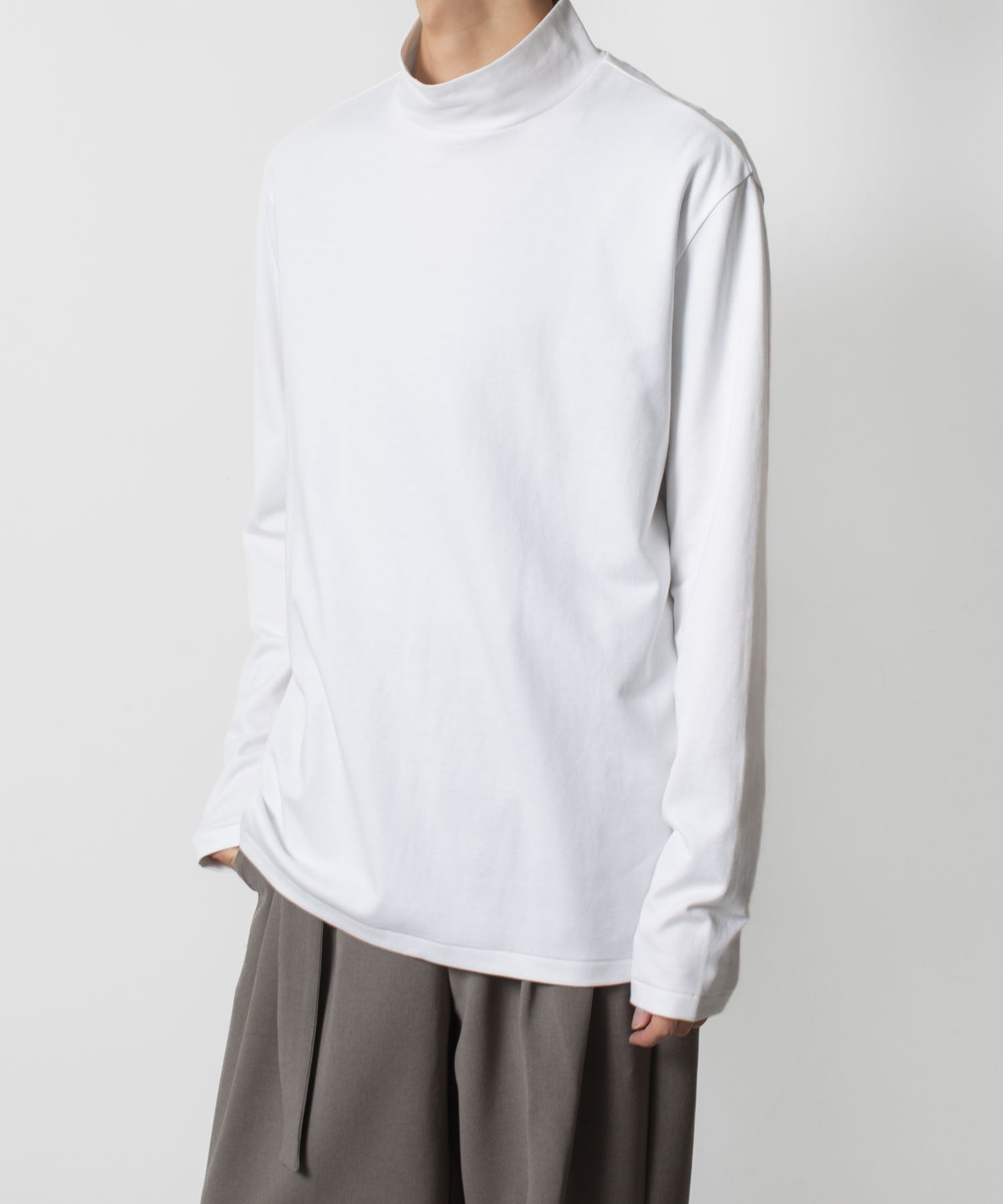 ATTACHMENT アタッチメントのCOTTON DOUBLE FACE SLIM FIT HIGHNECK L/S TEE - WHITEの公式通販サイトsession福岡セレクトショップ