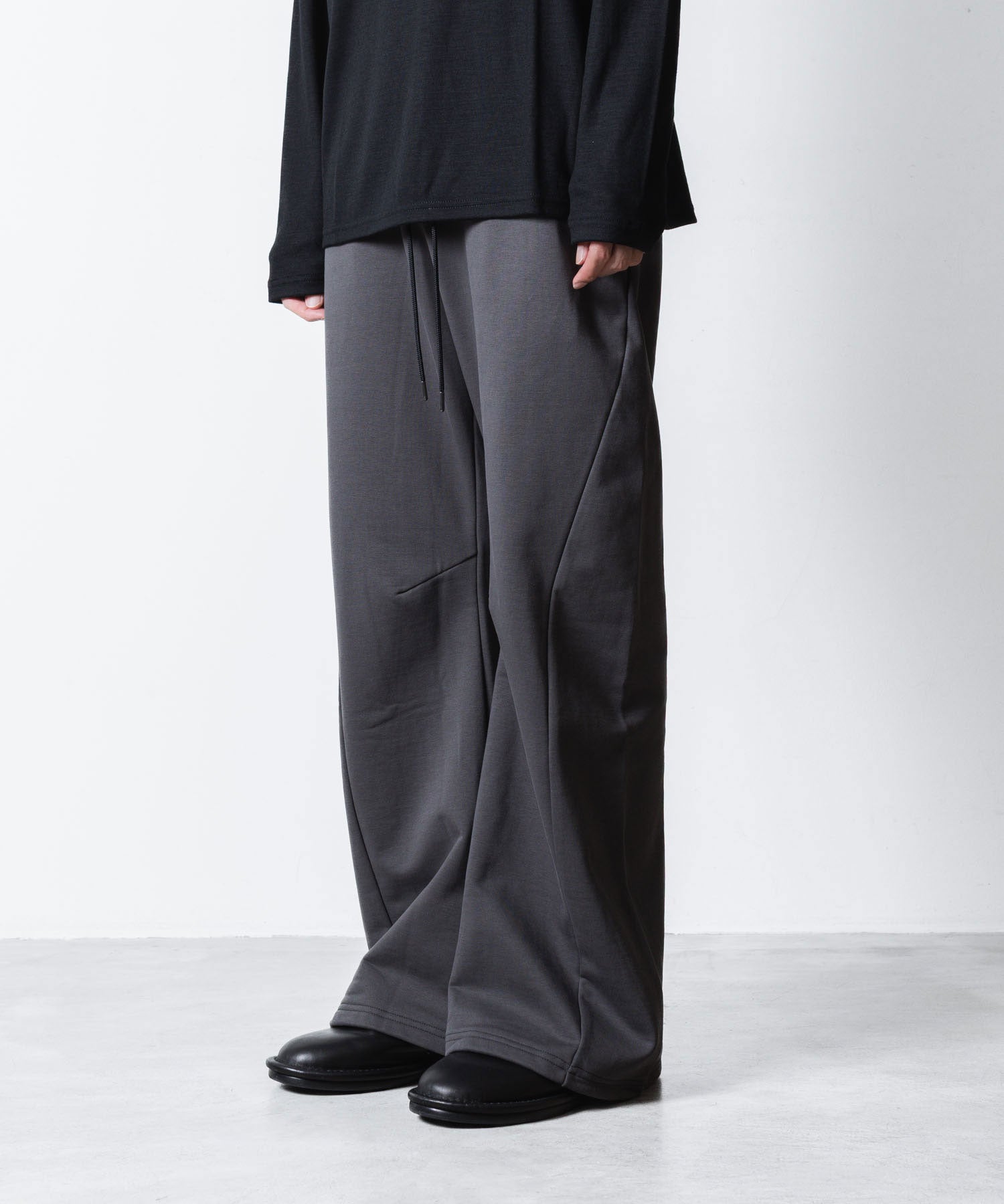 ATTACHMENT アタッチメントのCO STRECH TERRY 3D WIDE TROUSERS - D.GRAYの公式通販サイトsession福岡セレクトショップ