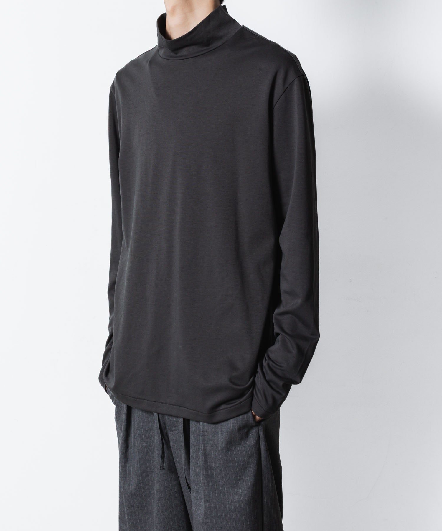 ATTACHMENT アタッチメントのCOTTON DOUBLE FACE SLIM FIT HIGHNECK L/S TEE - D.GRAYの公式通販サイトsession福岡セレクトショップ