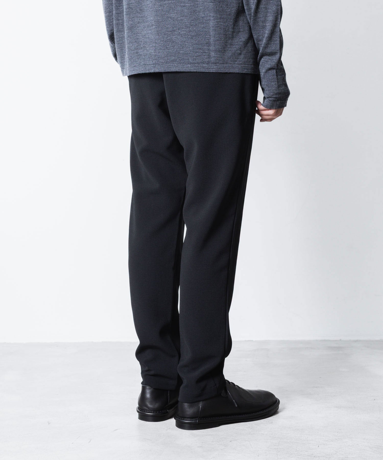 ATTACHMENT アタッチメントのPE STRETCH DOUBLE CLOTH REGULAR FIT EASY TROUSERS - BLACKの公式通販サイトsession福岡セレクトショップ