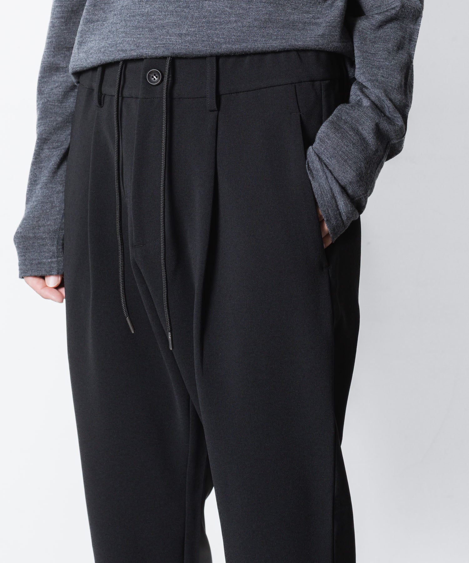 ATTACHMENT アタッチメントのPE STRETCH DOUBLE CLOTH REGULAR FIT EASY TROUSERS - BLACKの公式通販サイトsession福岡セレクトショップ