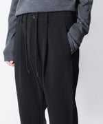 画像をギャラリービューアに読み込む, ATTACHMENT アタッチメントのPE STRETCH DOUBLE CLOTH REGULAR FIT EASY TROUSERS - BLACKの公式通販サイトsession福岡セレクトショップ
