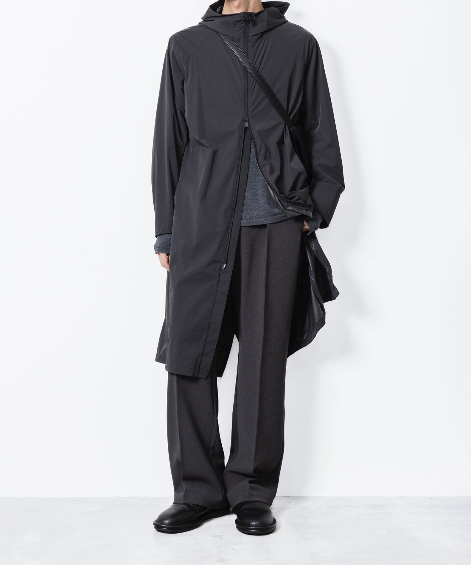 ATTACHMENT アタッチメントのPE STRETCH DOUBLE CLOTH BELTED STRAIGHT TROUSERS - X.GRAYの公式通販サイトsession福岡セレクトショップ