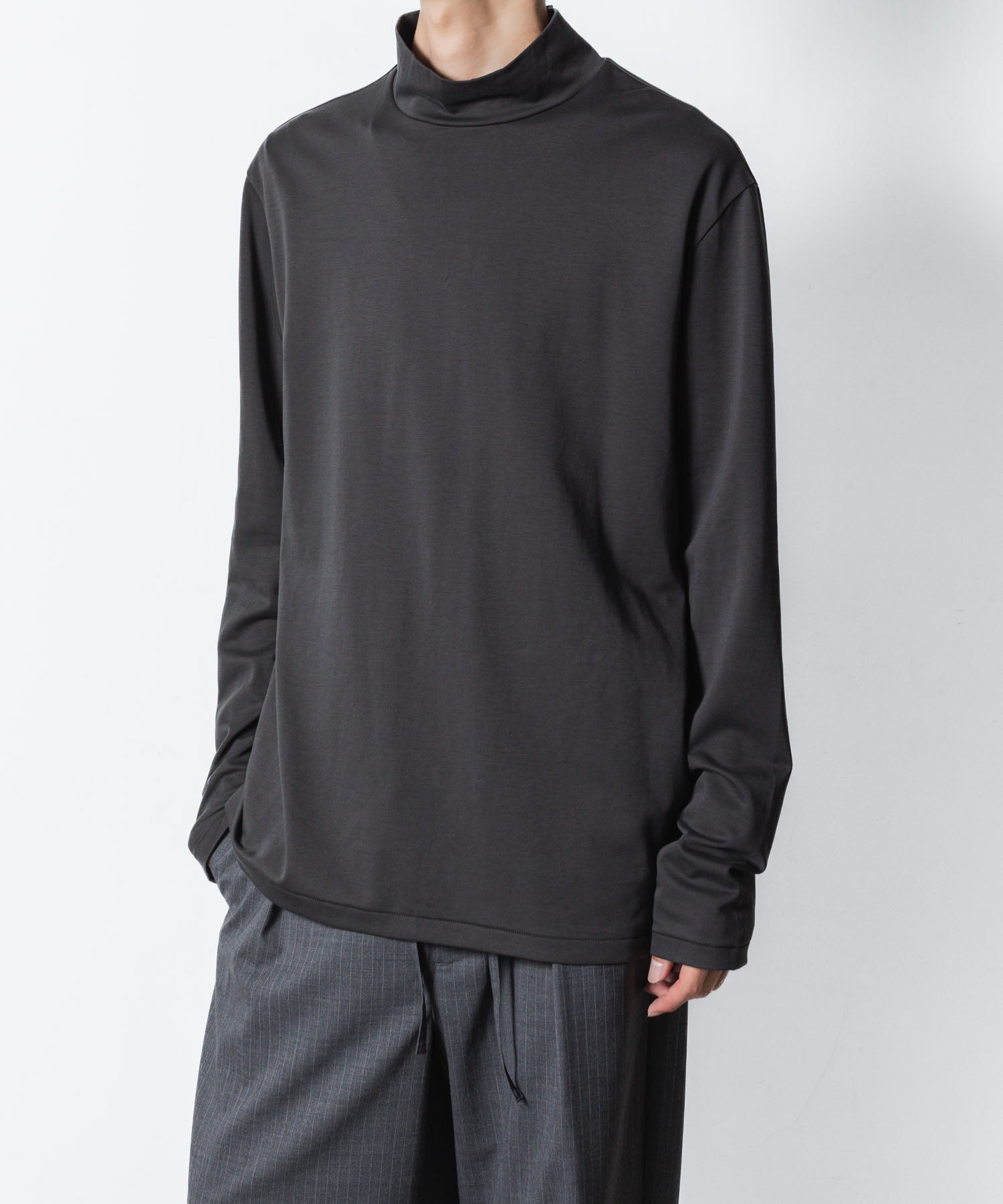ATTACHMENT アタッチメントのCOTTON DOUBLE FACE SLIM FIT HIGHNECK L/S TEE - D.GRAYの公式通販サイトsession福岡セレクトショップ