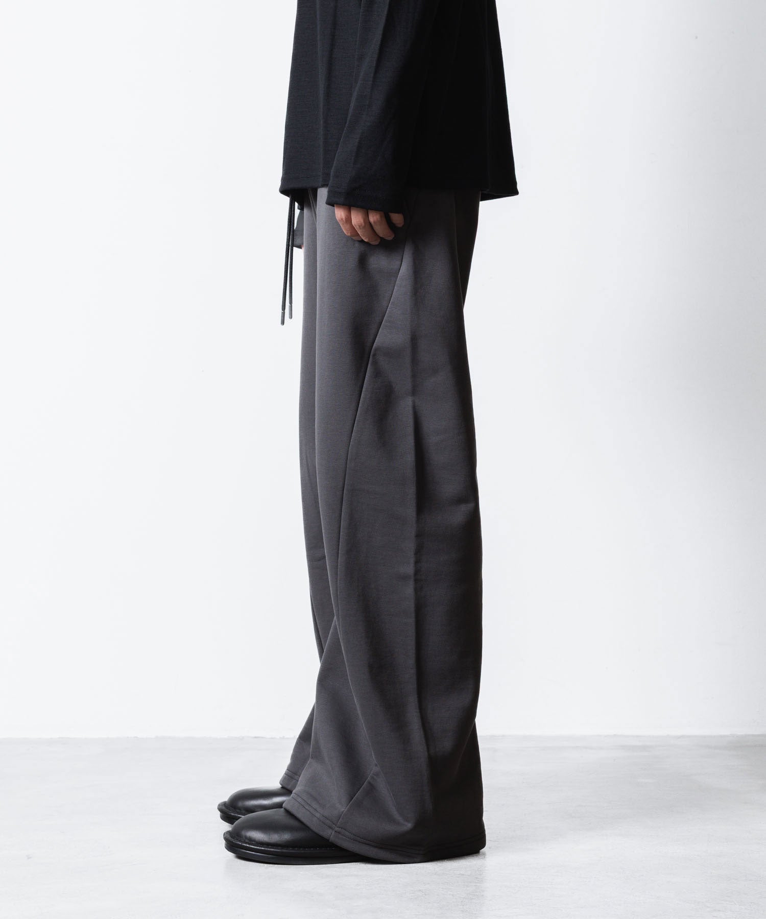 ATTACHMENT アタッチメントのCO STRECH TERRY 3D WIDE TROUSERS - D.GRAYの公式通販サイトsession福岡セレクトショップ