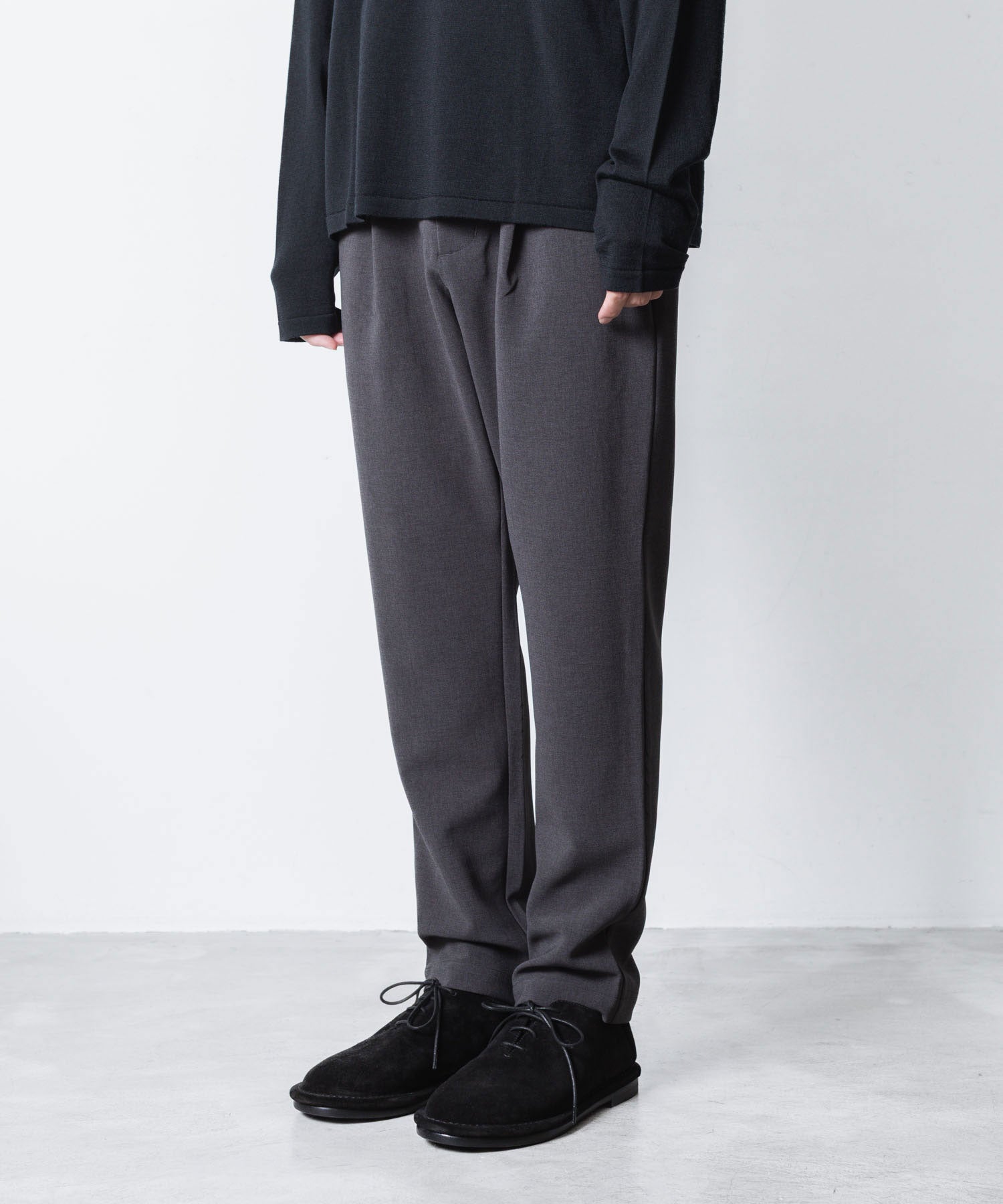 ATTACHMENT アタッチメントのPE STRETCH DOUBLE CLOTH REGULAR FIT EASY TROUSERS - X.GRAYの公式通販サイトsession福岡セレクトショップ