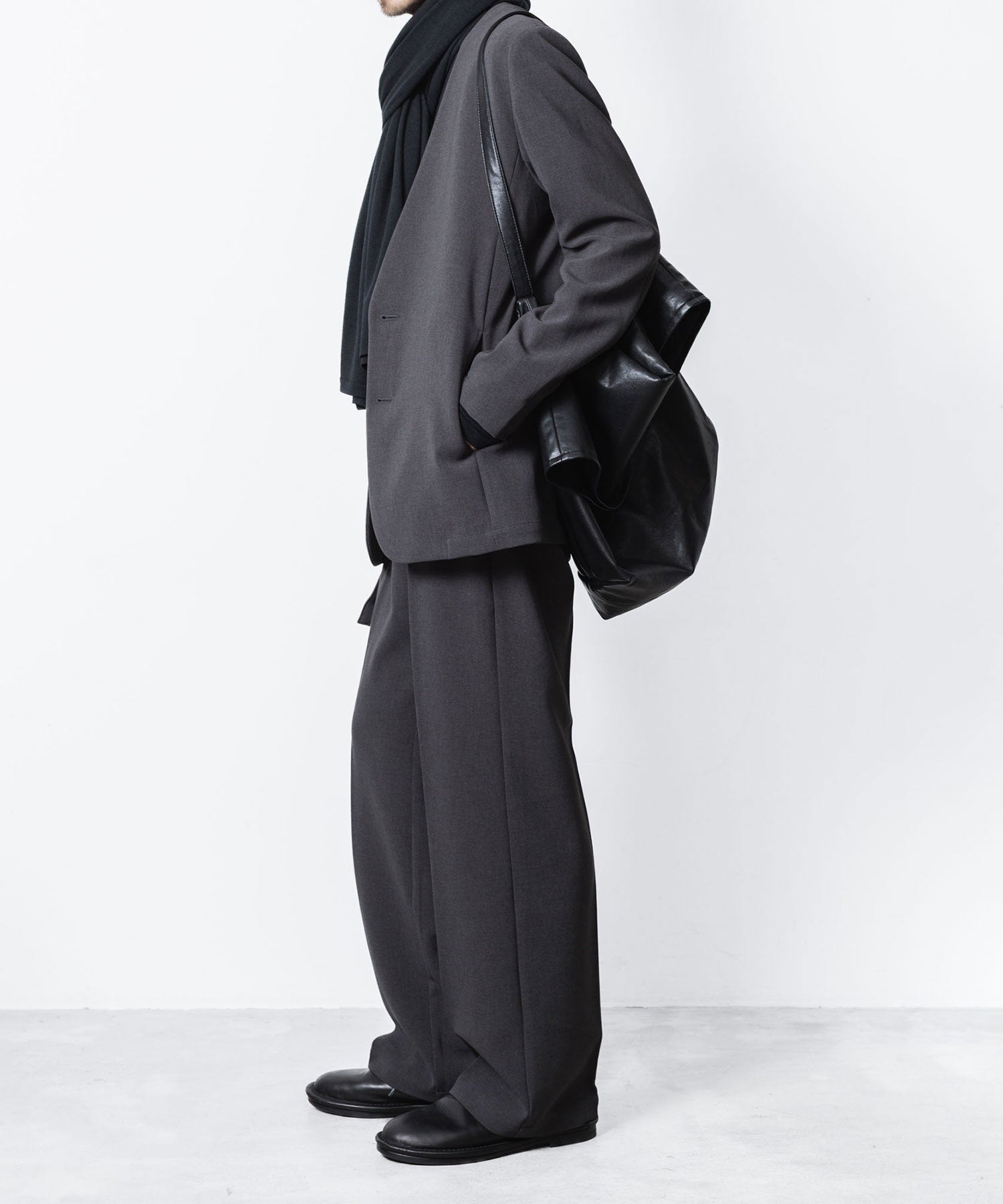 ATTACHMENT アタッチメントのPE STRETCH DOUBLE CLOTH BELTED STRAIGHT TROUSERS - X.GRAYの公式通販サイトsession福岡セレクトショップ