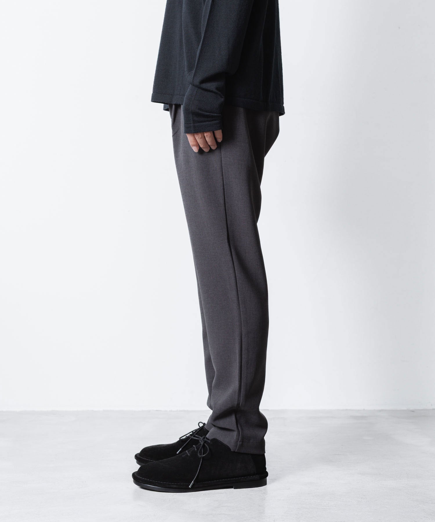 ATTACHMENT アタッチメントのPE STRETCH DOUBLE CLOTH REGULAR FIT EASY TROUSERS - X.GRAYの公式通販サイトsession福岡セレクトショップ