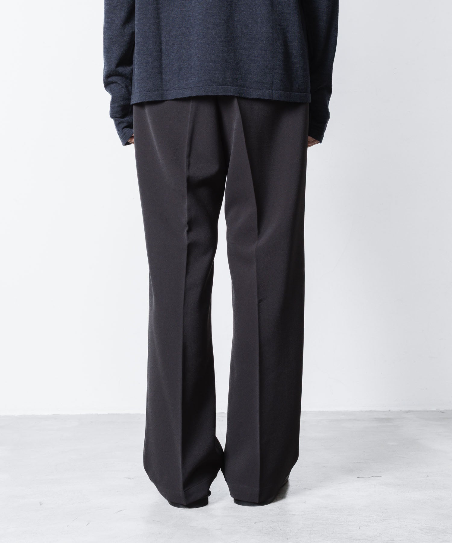 ATTACHMENT アタッチメントのPE STRETCH DOUBLE CLOTH BELTED STRAIGHT TROUSERS - D.GRAYの公式通販サイトsession福岡セレクトショップ