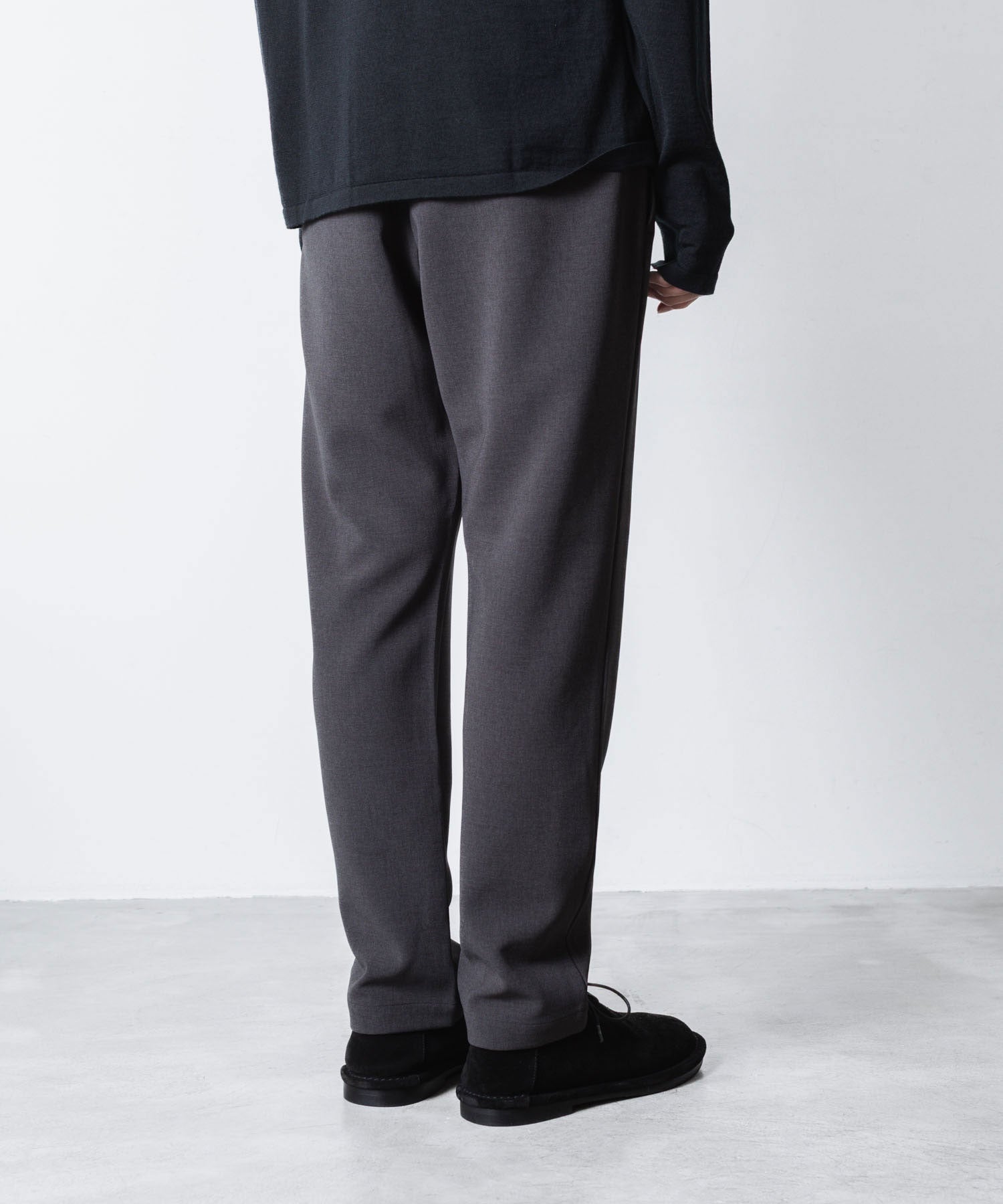 ATTACHMENT アタッチメントのPE STRETCH DOUBLE CLOTH REGULAR FIT EASY TROUSERS - X.GRAYの公式通販サイトsession福岡セレクトショップ