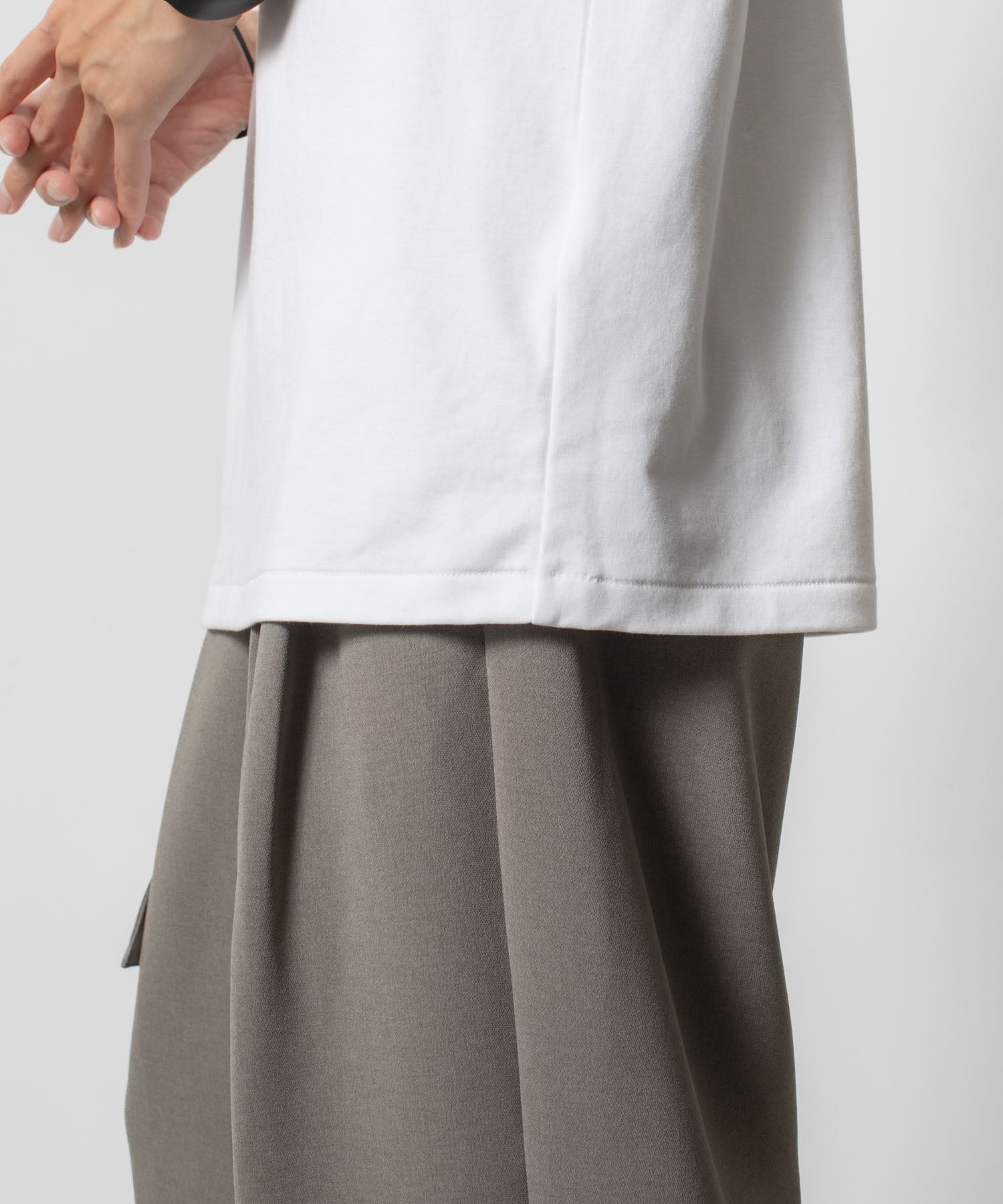 ATTACHMENT アタッチメントのCOTTON DOUBLE FACE SLIM FIT S/S TEE - WHITEの公式通販サイトsession福岡セレクトショップ