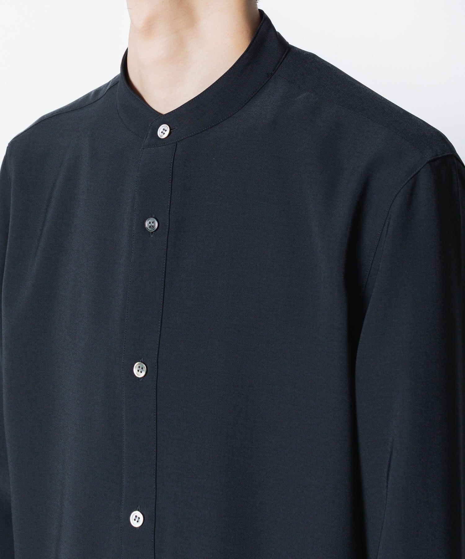ATTACHMENT アタッチメントのPE COMPACT TWILL BAND COLLAR DRESS SHIRT - NAVYの公式通販サイトsession福岡セレクトショップ