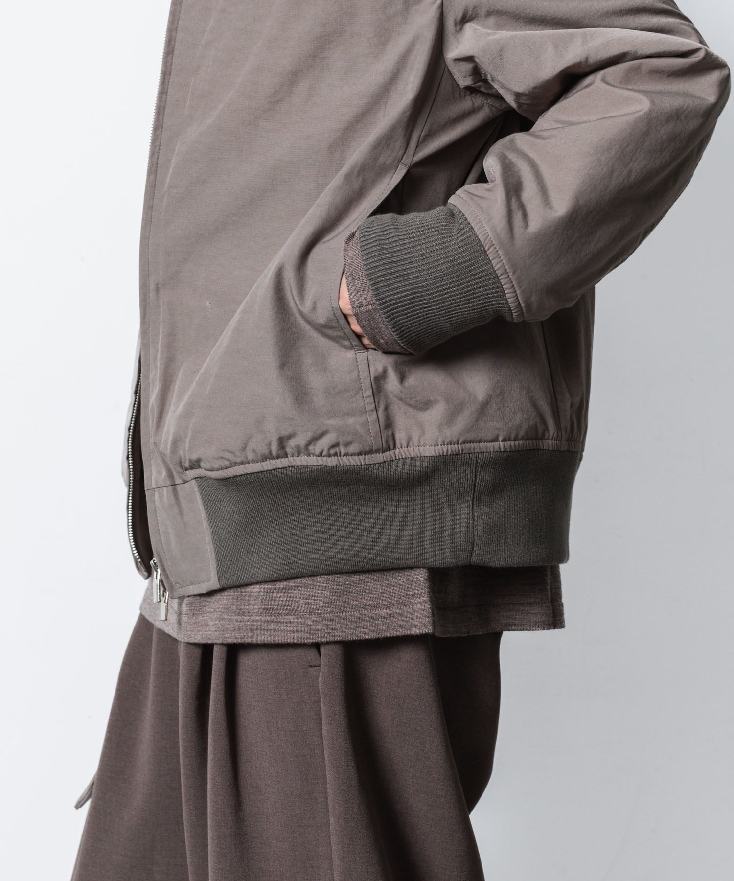 ATTACHMENT アタッチメントのCO/NY WEATHER CLOTH MA-1 - KHAKI GRAYの公式通販サイトsession福岡セレクトショップ