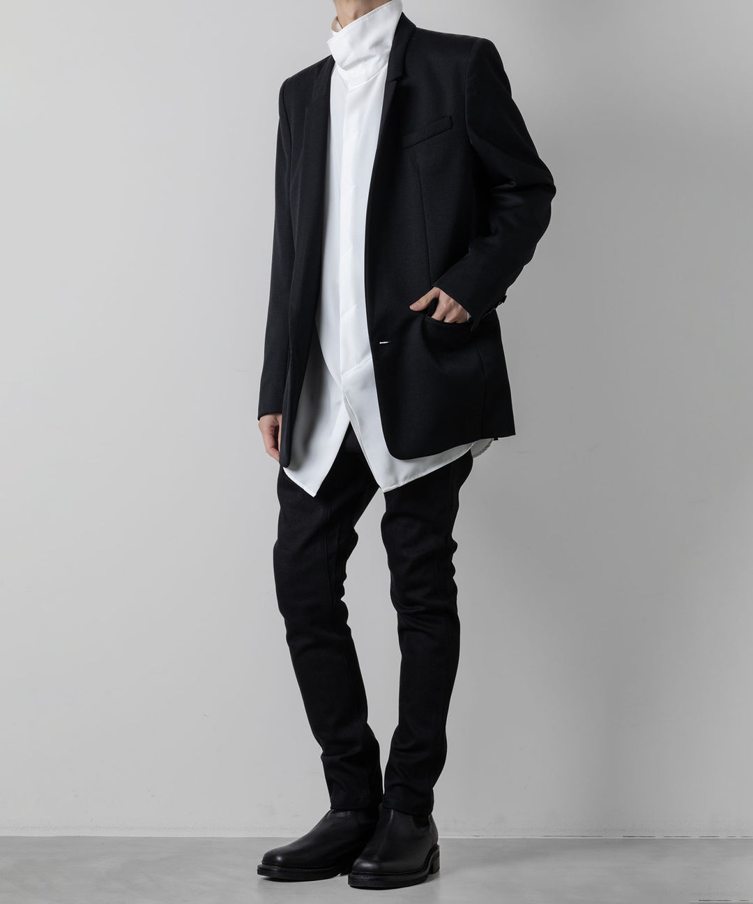 ato(アトウ)のSTRETCH DENIM SARROUEL PANTSのBLACK