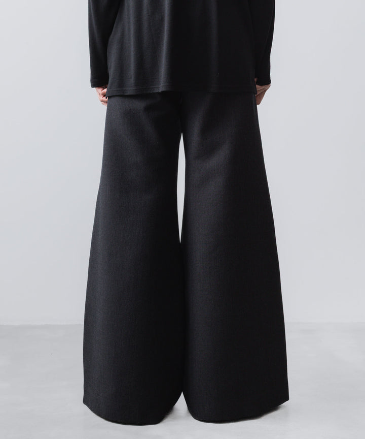 ato(アトウ)のRECYCLE POLYESTER/WOOL WIDE FLAIR PANTS - BLACKの公式通販サイトsession福岡セレクトショップ