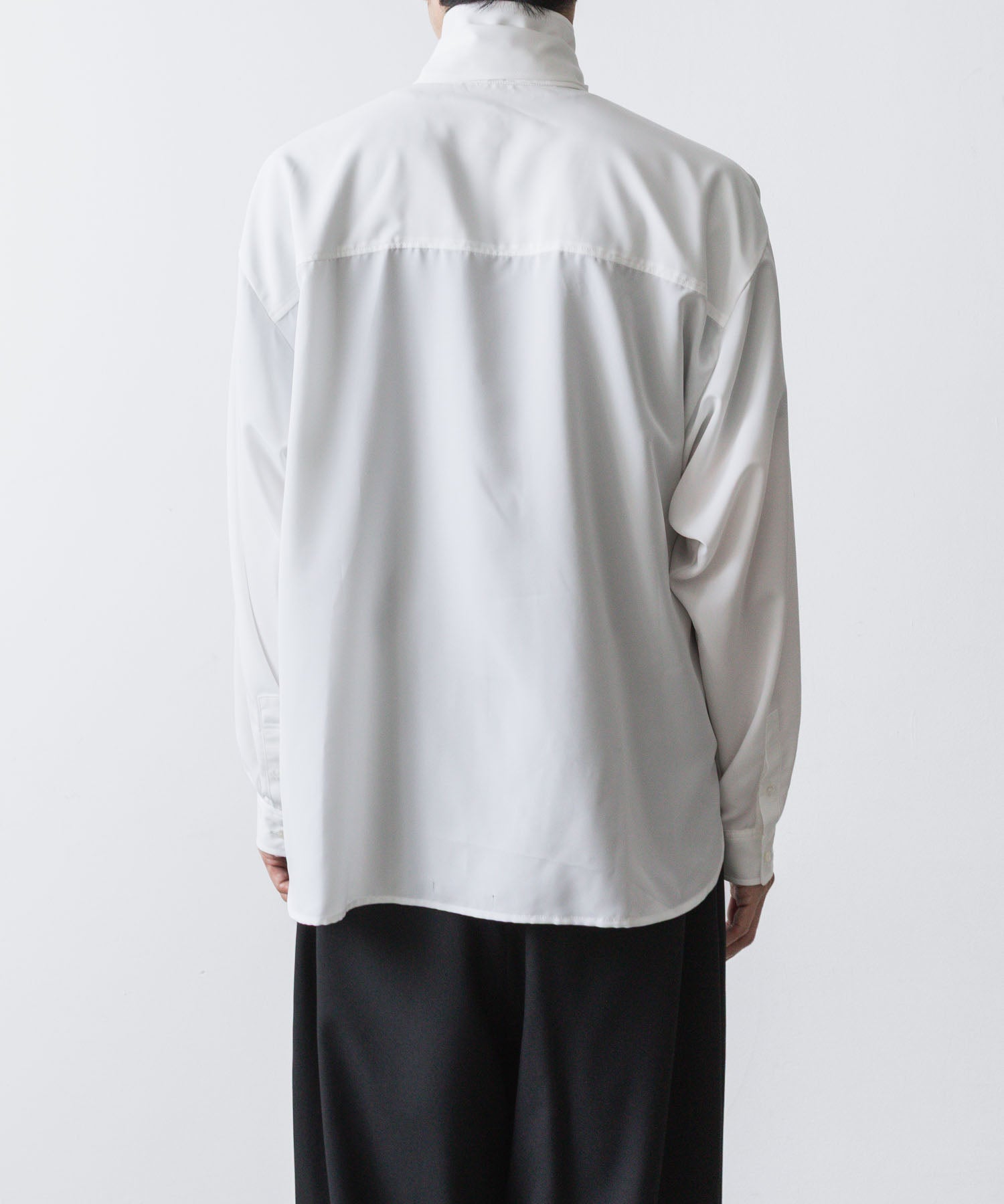 ato(アトウ)のCREPE DE CHINE  SHORT SCARF SHIRT - WHITEの公式通販サイトsession福岡セレクトショップ