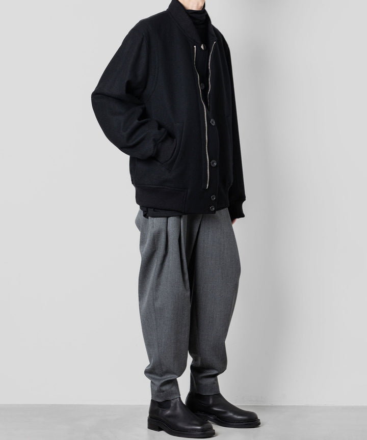 ato(アトウ)のWOOL 2TACK TAPERED PANTSのCHARCOAL
