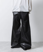 画像をギャラリービューアに読み込む, ato(アトウ)のSYNTHETIC LEATHER WIDE FLAIR PANTS - BLACKの公式通販サイトsession福岡セレクトショップ
