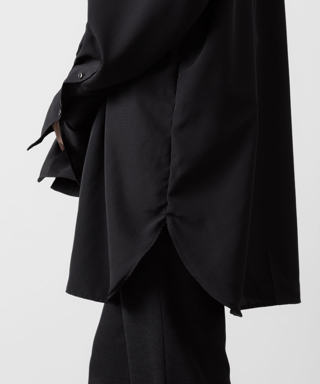 ato(アトウ)のOVERSIZED DOUBLE CUFFS SHIRT - BLACKの公式通販サイトsession福岡セレクトショップ