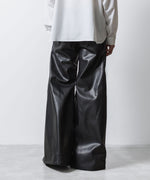 画像をギャラリービューアに読み込む, ato(アトウ)のSYNTHETIC LEATHER WIDE FLAIR PANTS - BLACKの公式通販サイトsession福岡セレクトショップ
