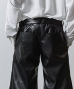 画像をギャラリービューアに読み込む, ato(アトウ)のSYNTHETIC LEATHER WIDE FLAIR PANTS - BLACKの公式通販サイトsession福岡セレクトショップ
