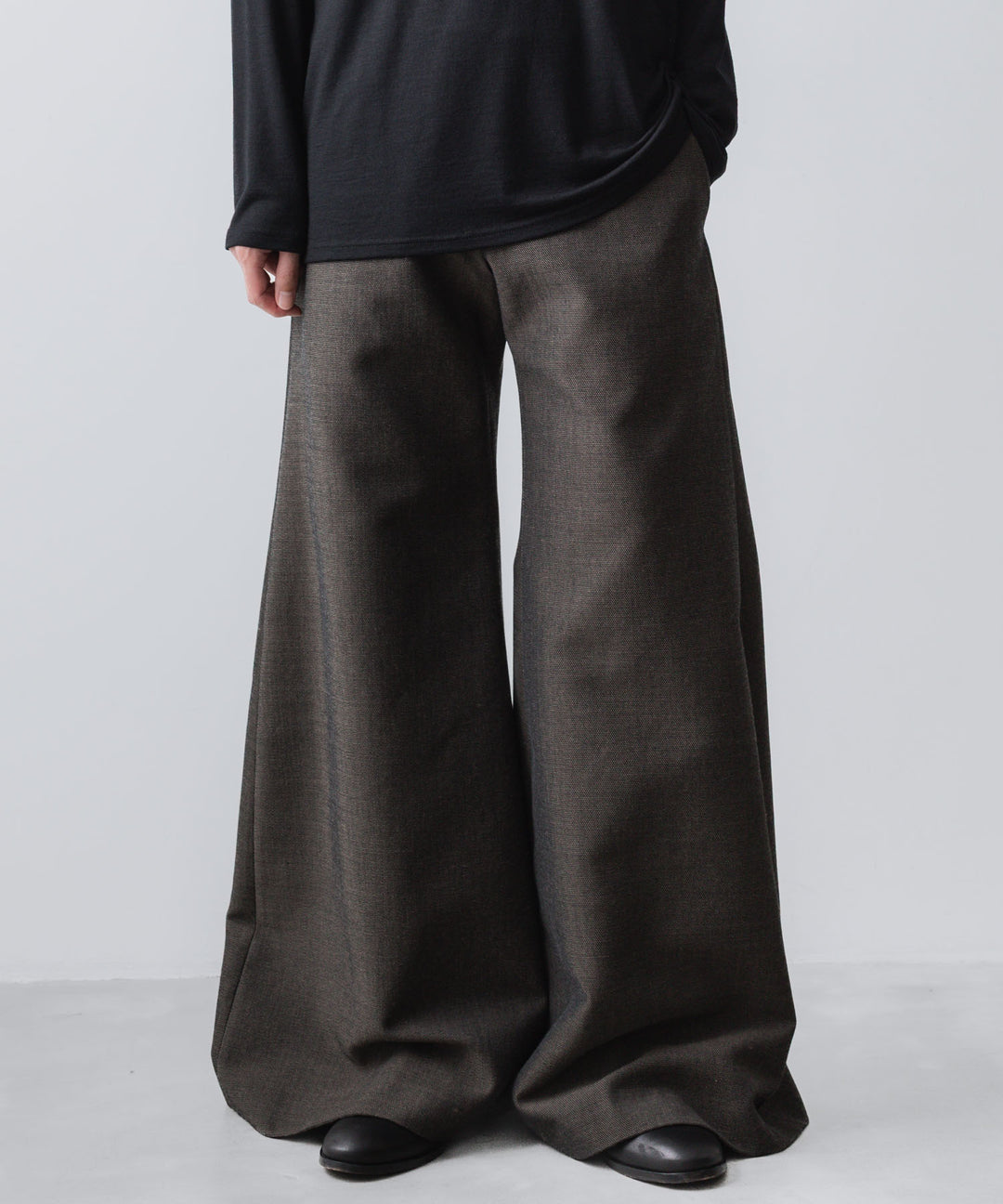 ato(アトウ)のRECYCLE POLYESTER/WOOL WIDE FLAIR PANTS - GRAIGEの公式通販サイトsession福岡セレクトショップ