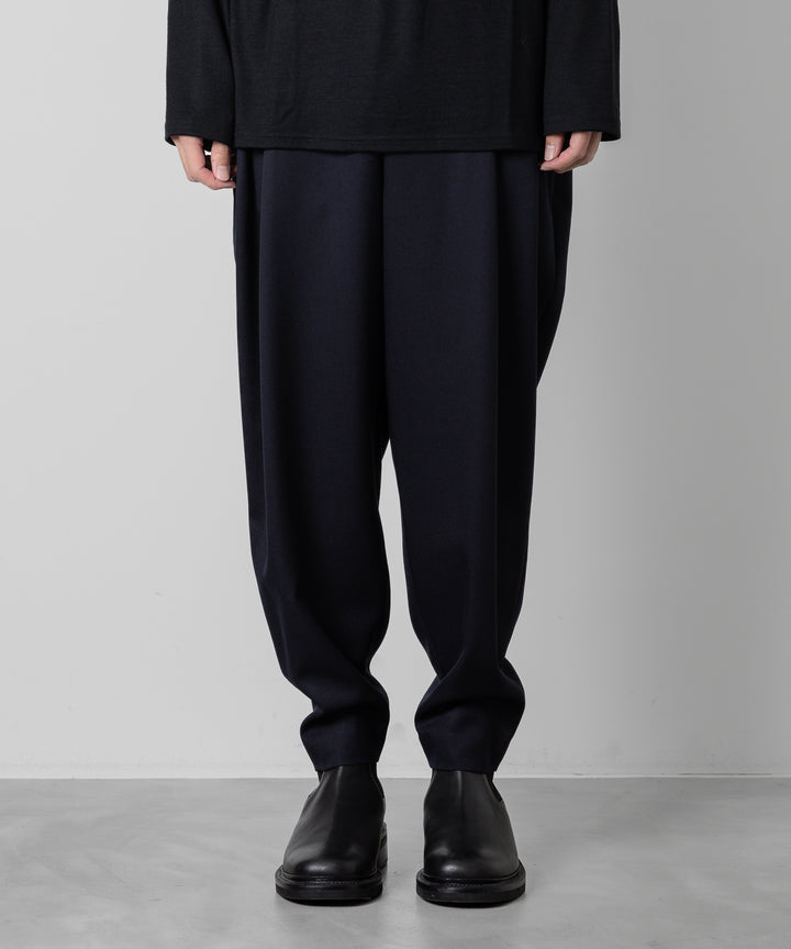 ato(アトウ)のWOOL 2TACK TAPERED PANTSのNAVY