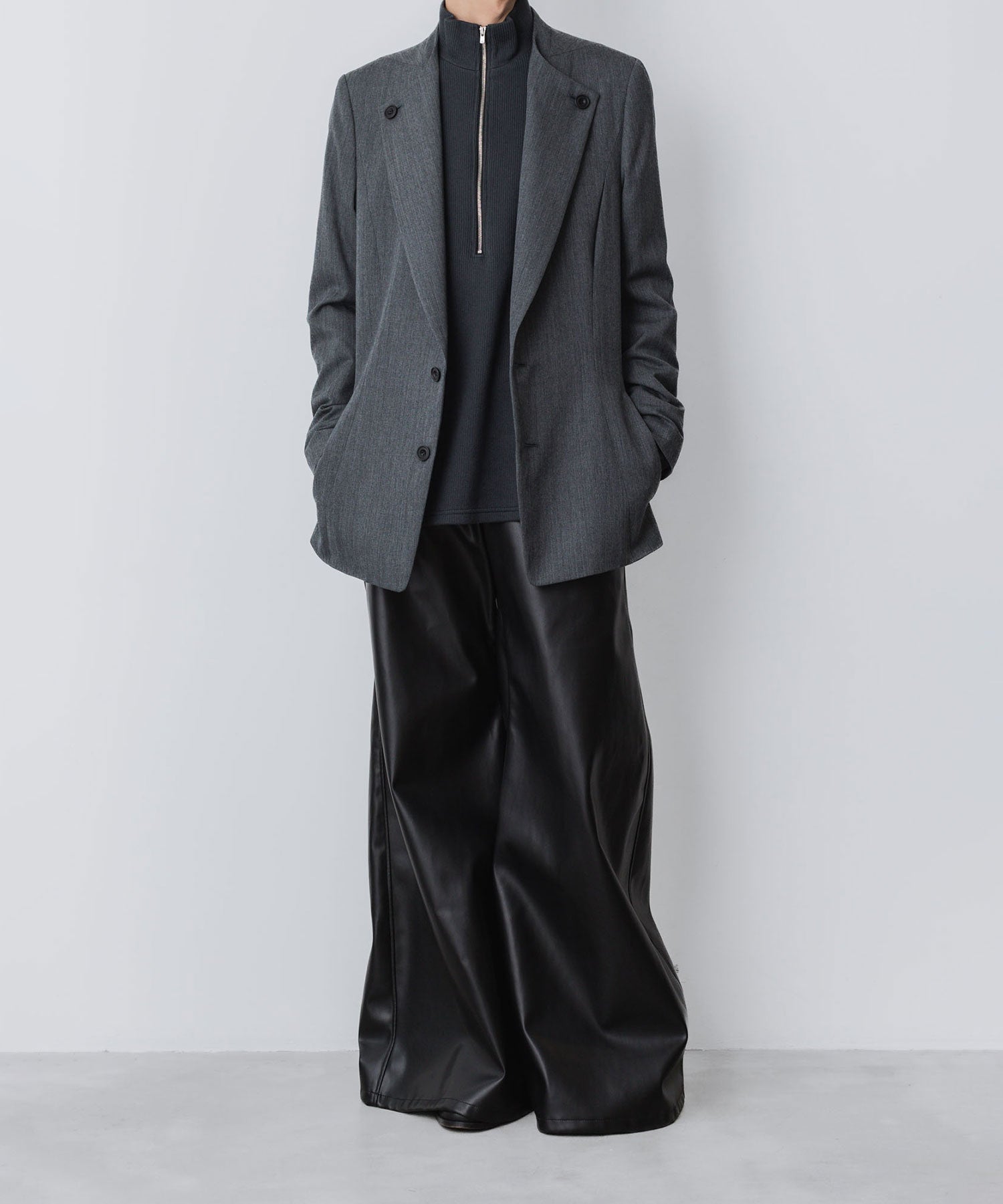 ato(アトウ)のSYNTHETIC LEATHER WIDE FLAIR PANTS - BLACKの公式通販サイトsession福岡セレクトショップ