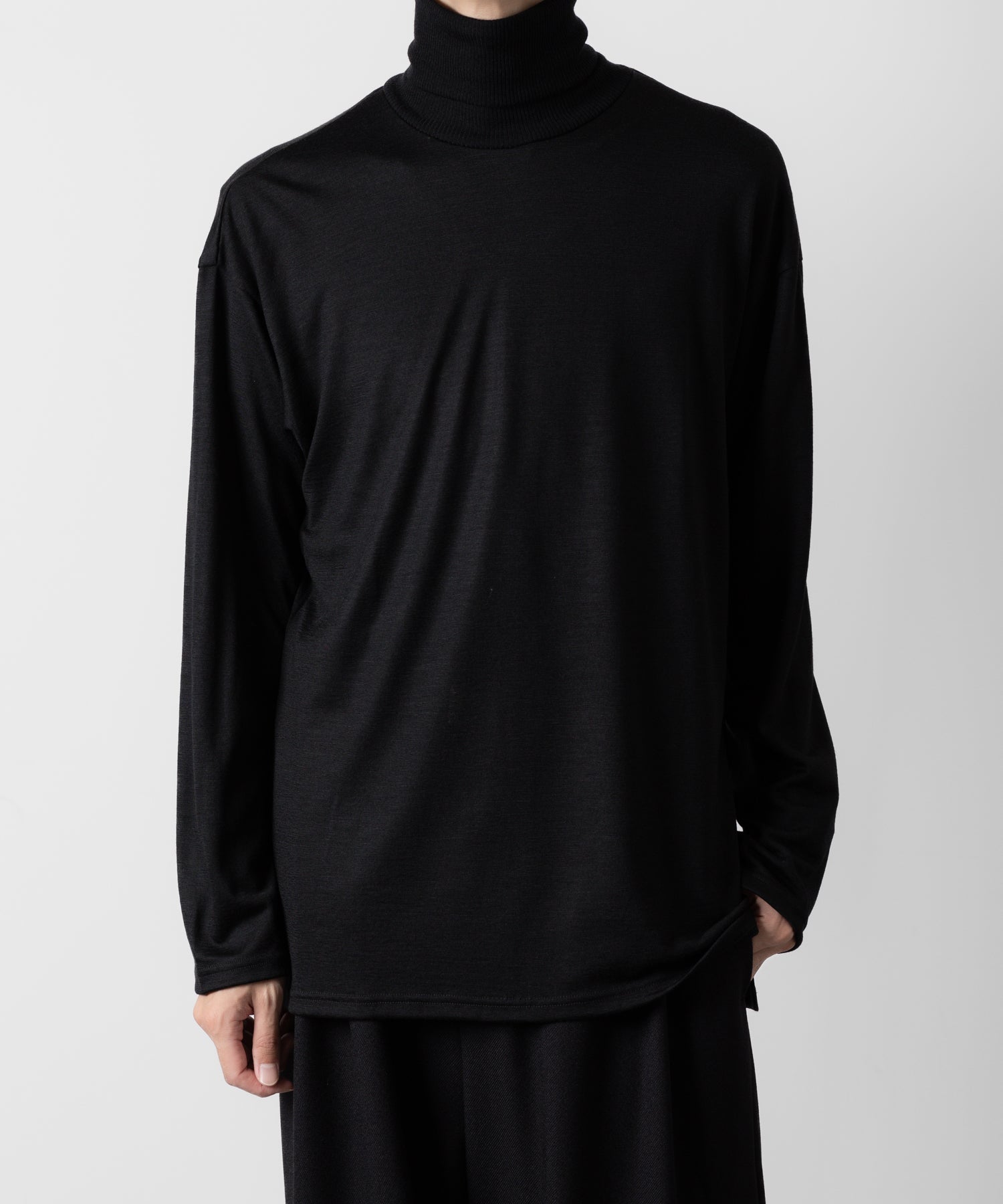 ato(アトウ)のWOOL JERSEY TURTLE NECK - BLACKの公式通販サイトsession福岡セレクトショップ