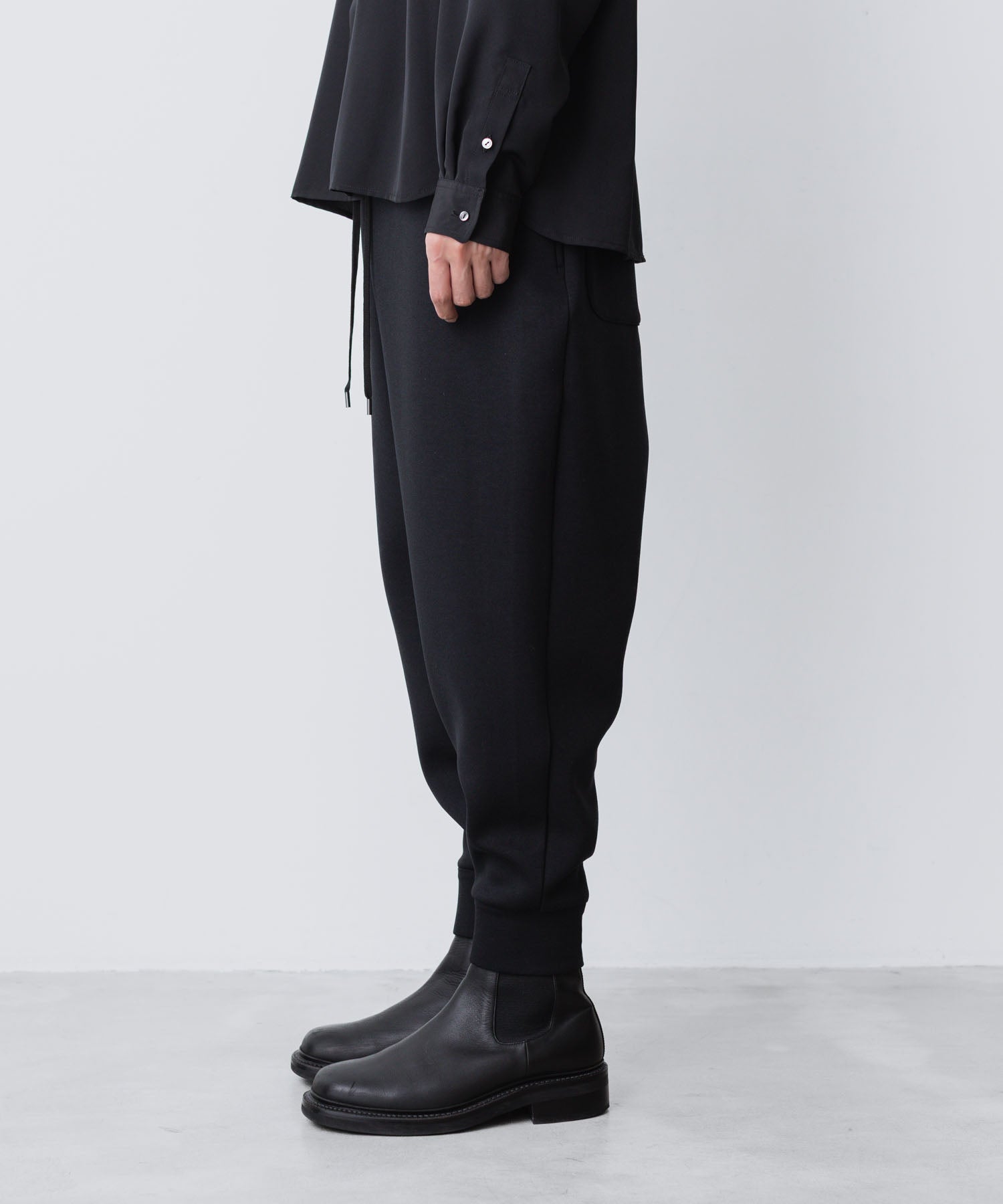 ato(アトウ)のAIR CUSHION SWEAT PANTS - BLACKの公式通販サイトsession福岡セレクトショップ