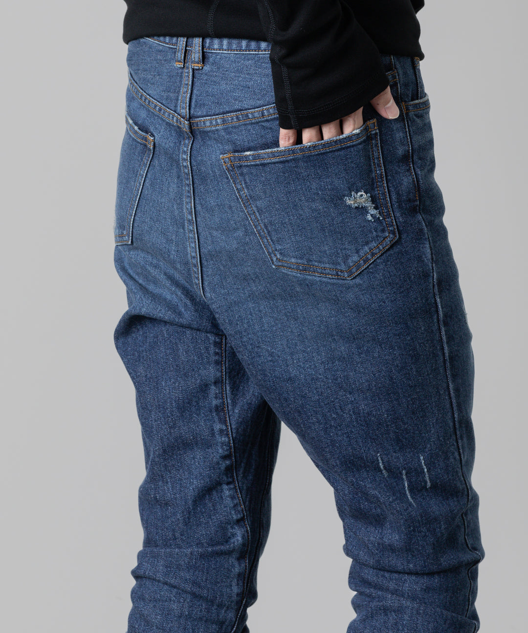ato(アトウ)の23awコレクションのDAMAGED STRETCH SARROUEL DENIM PANTSのNAVY