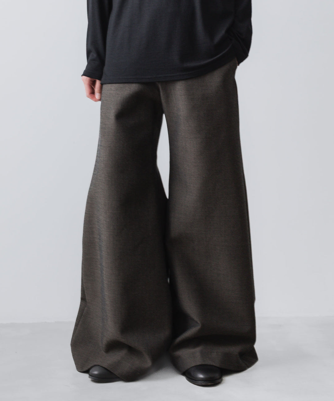 ato(アトウ)のRECYCLE POLYESTER/WOOL WIDE FLAIR PANTS - GRAIGEの公式通販サイトsession福岡セレクトショップ