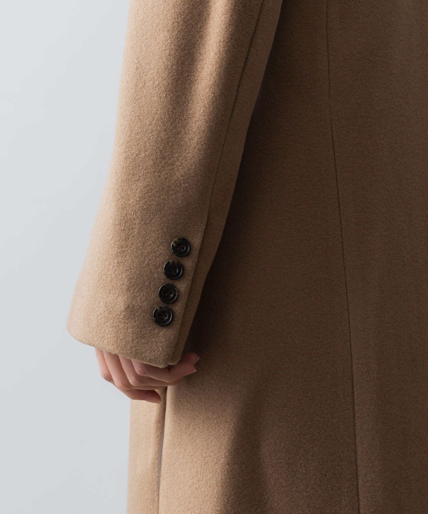 ato(アトウ)のENGLAND LAMB CHESTERFIELD COAT - BEIGEの公式通販サイトsession福岡セレクトショップ