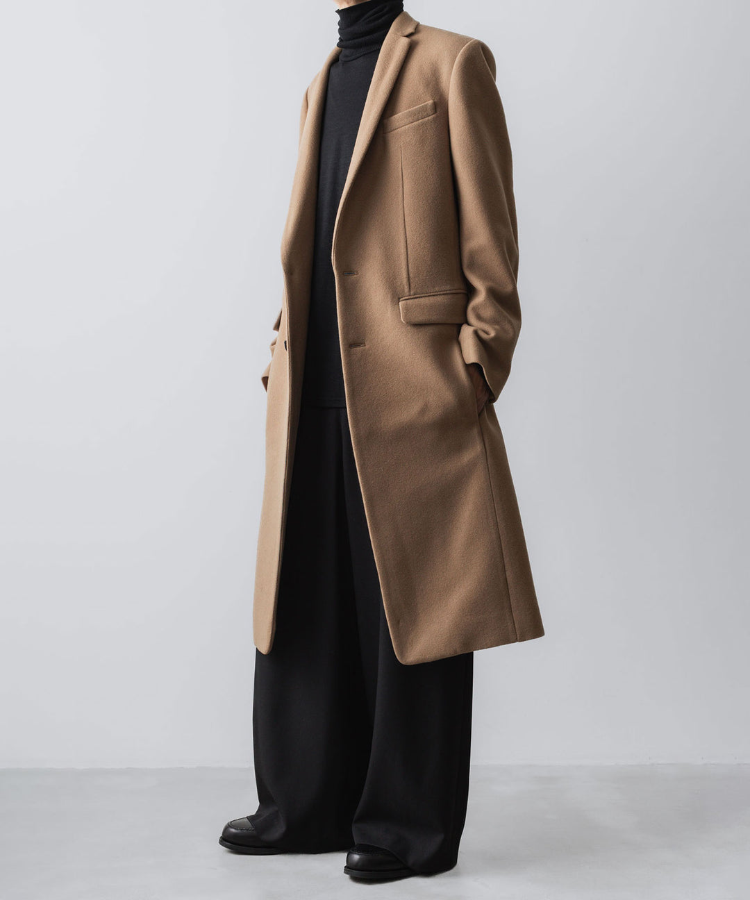 ato(アトウ)のENGLAND LAMB CHESTERFIELD COAT - BEIGEの公式通販サイトsession福岡セレクトショップ