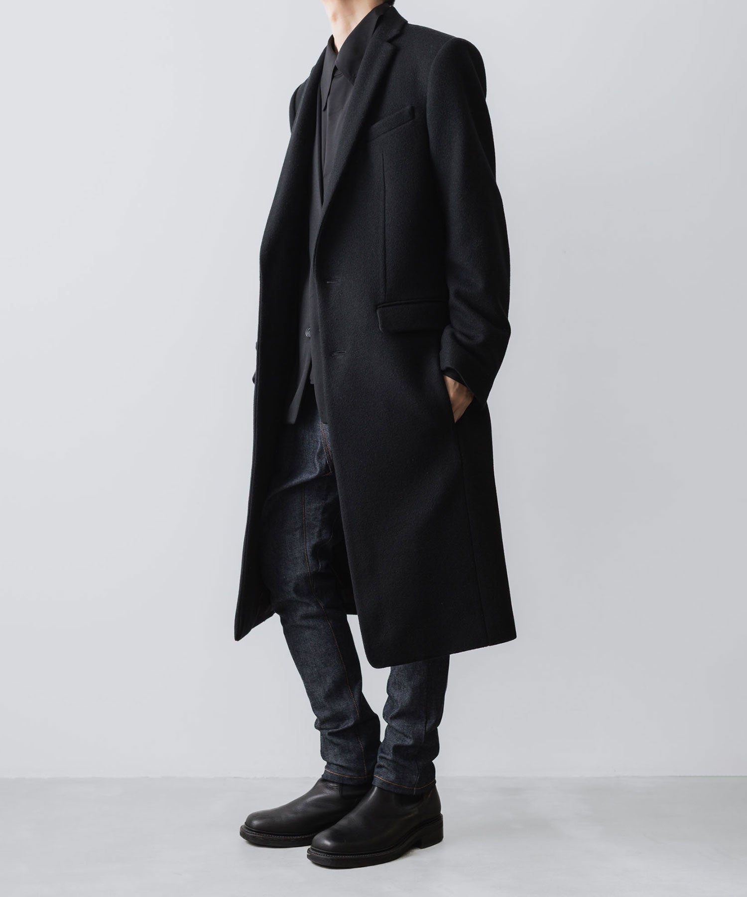 ato(アトウ)のENGLAND LAMB CHESTERFIELD COAT - BLACKの公式通販サイトsession福岡セレクトショップ
