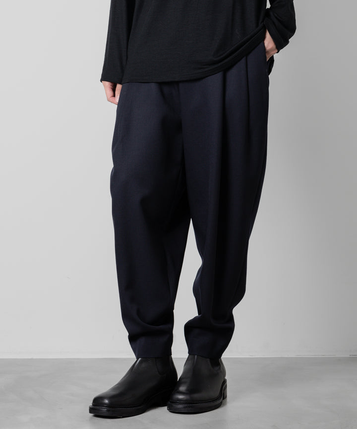 ato(アトウ)のWOOL 2TACK TAPERED PANTSのNAVY