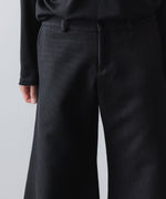 画像をギャラリービューアに読み込む, ato(アトウ)のRECYCLE POLYESTER/WOOL WIDE FLAIR PANTS - BLACKの公式通販サイトsession福岡セレクトショップ
