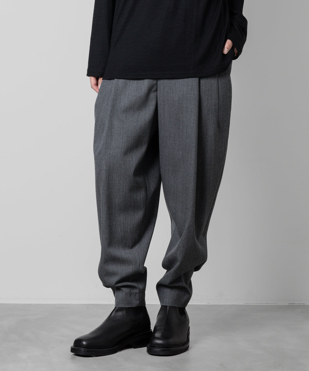 ato(アトウ)のWOOL 2TACK TAPERED PANTSのCHARCOAL