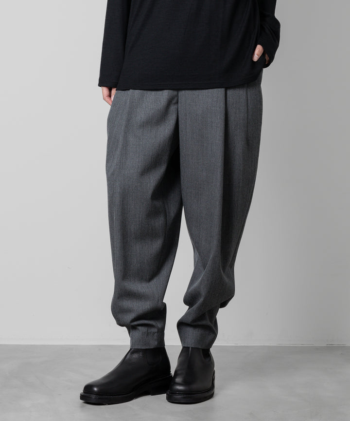 ato(アトウ)のWOOL 2TACK TAPERED PANTSのCHARCOAL