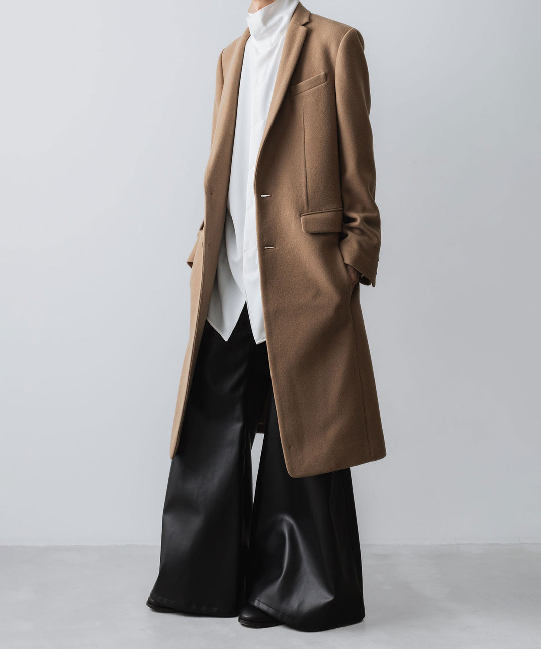 ato(アトウ)のENGLAND LAMB CHESTERFIELD COAT - BEIGEの公式通販サイトsession福岡セレクトショップ