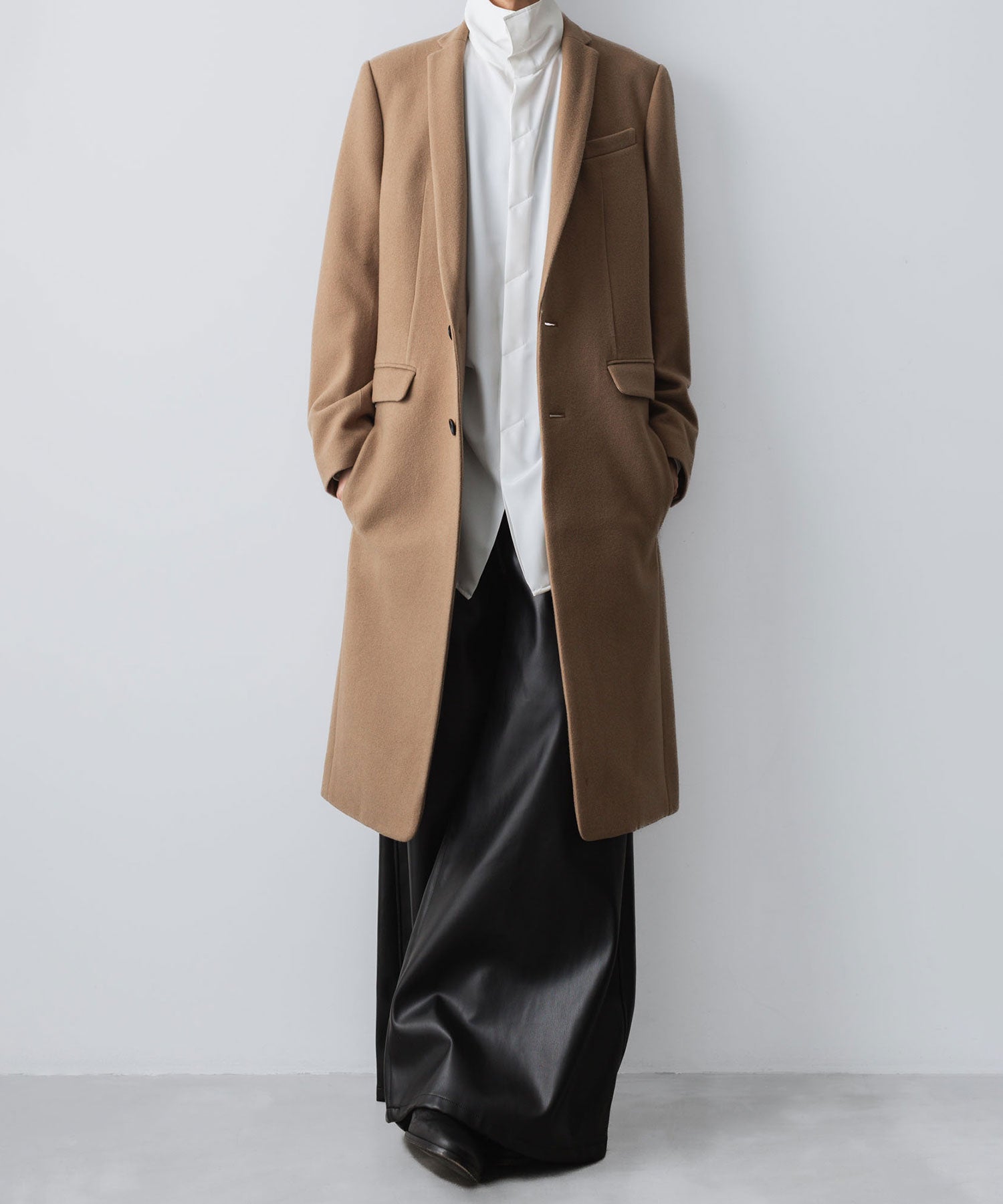 ato(アトウ)のENGLAND LAMB CHESTERFIELD COAT - BEIGEの公式通販サイトsession福岡セレクトショップ